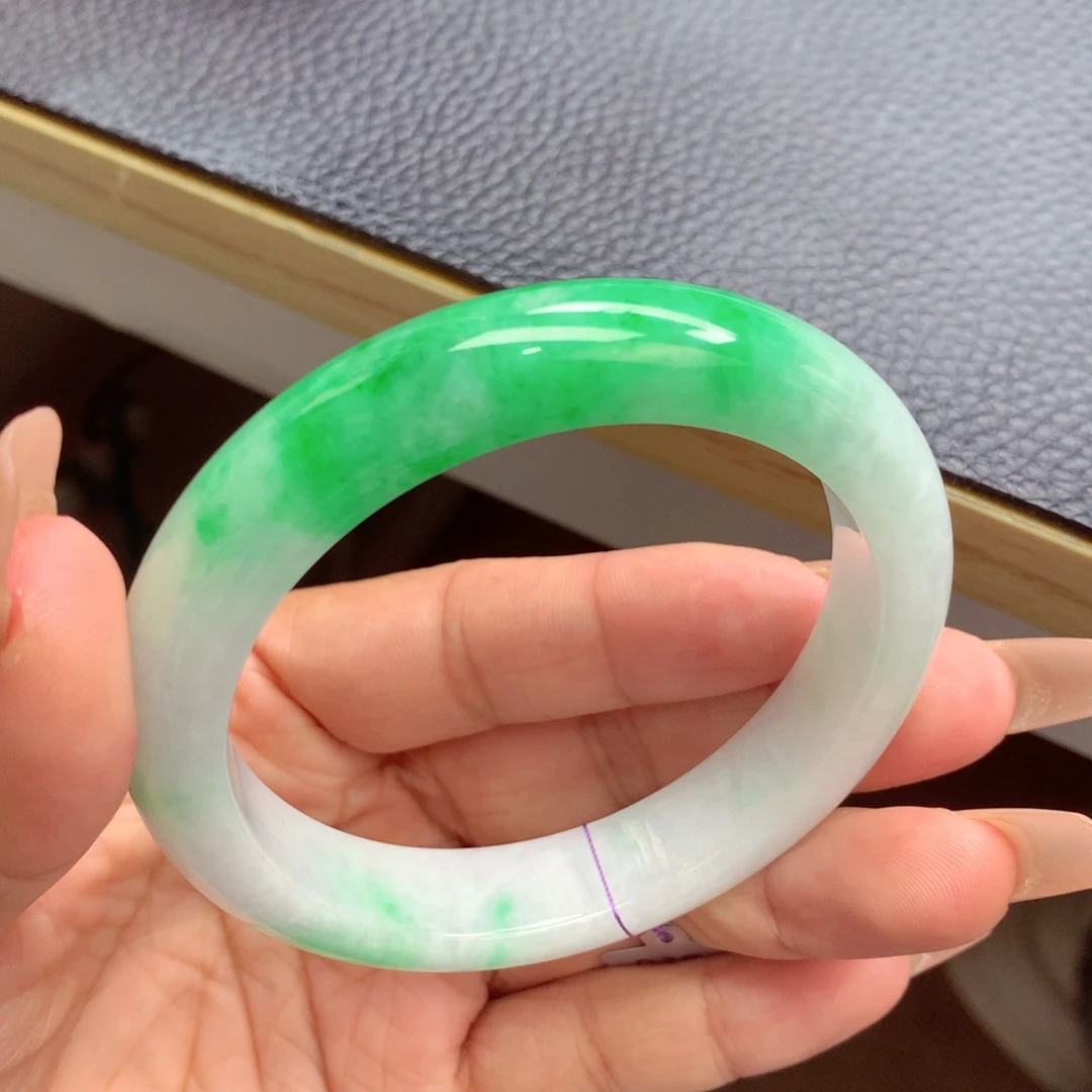 未镶嵌手镯翡翠缅甸
