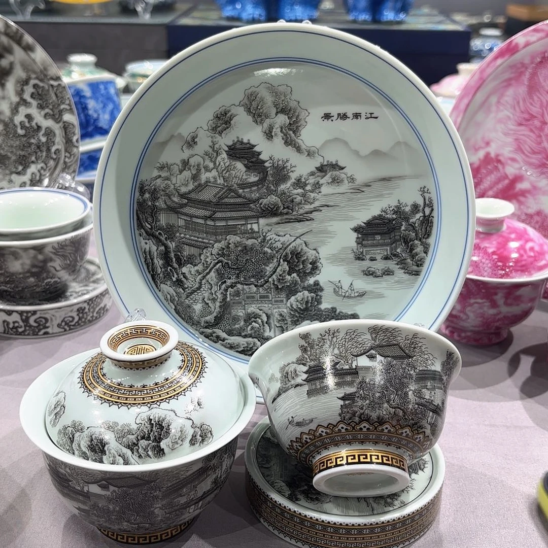 瓷片景德镇瓷器精品陈列