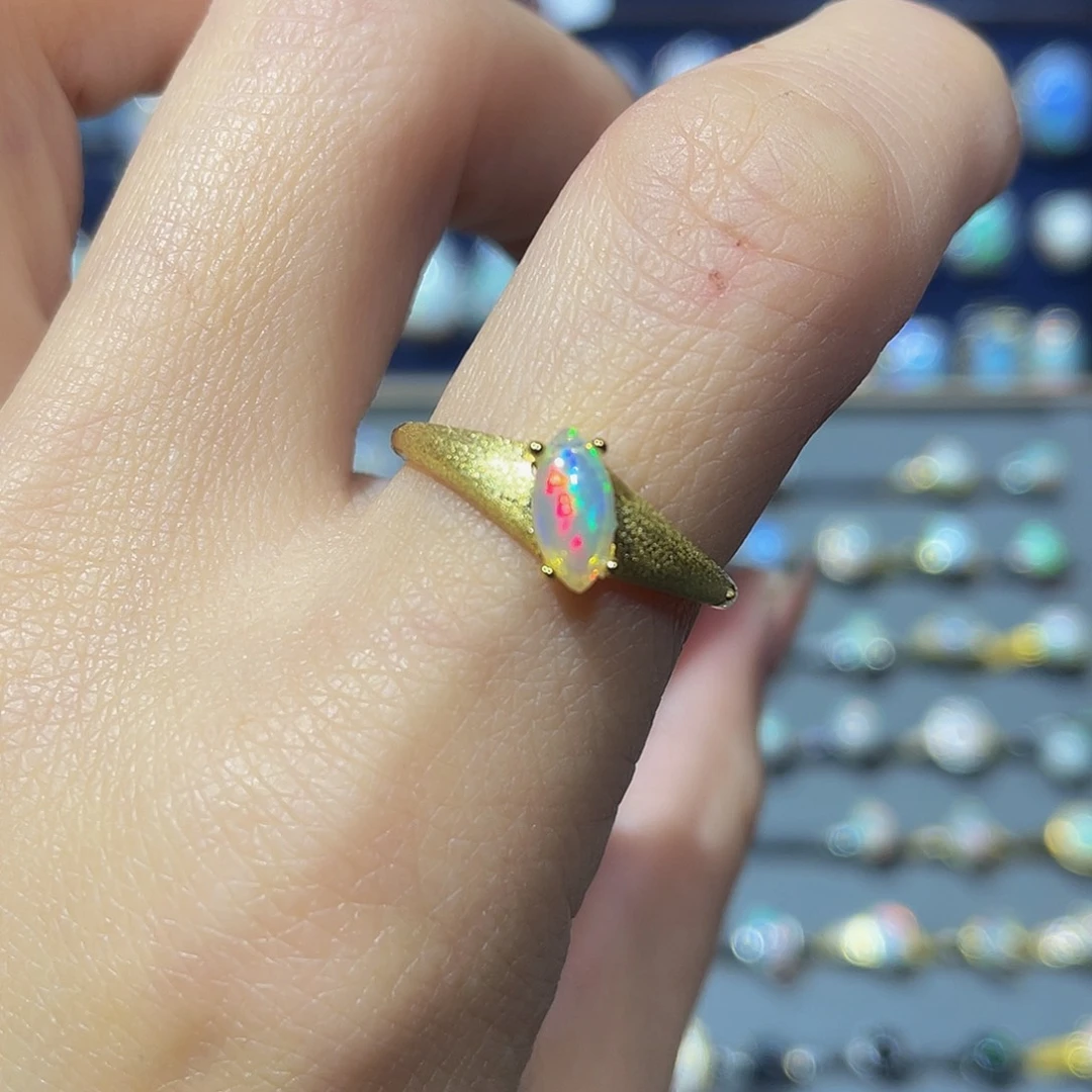 欧泊欧泊戒指银S925镶嵌浅**月