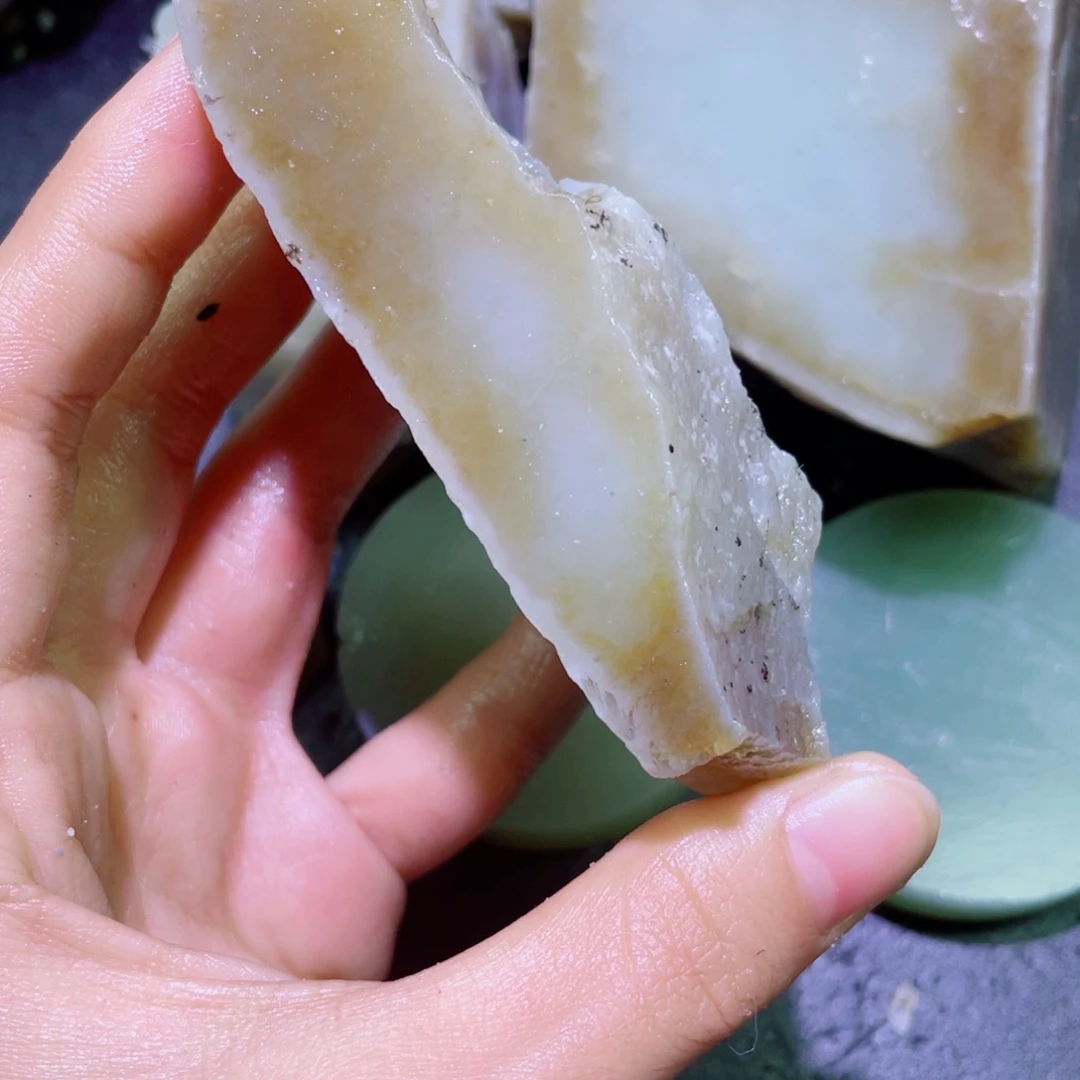 和田玉未镶嵌珠宝半成品
