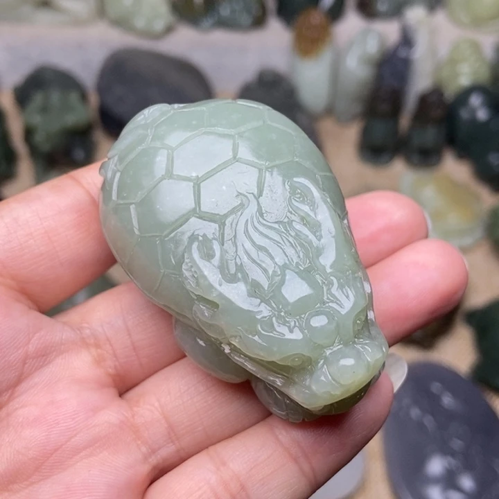 和田玉未镶嵌颈饰有棉点