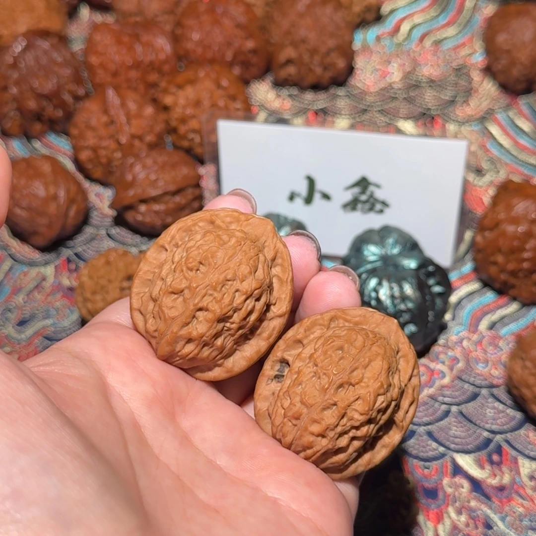 把件文玩核桃063号35原树玉观音文玩核桃