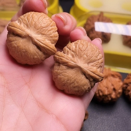 琳*文玩核桃乾隆磨一对