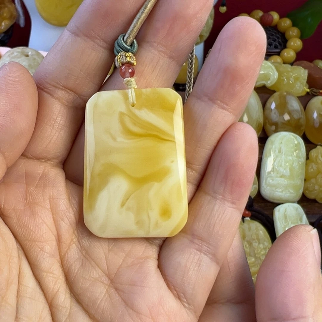 蜜蜡吊坠(赠链)未镶嵌5.65克