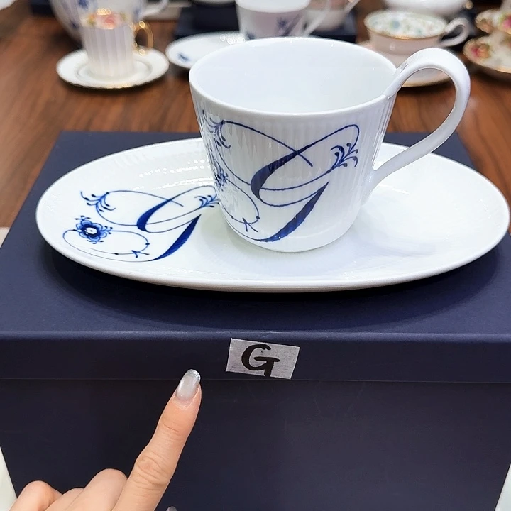 瓷片杯子杯子杯杯子杯子水杯