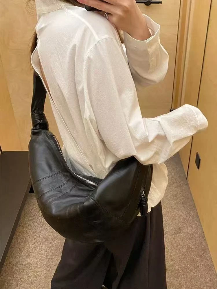 《刘夫人推荐》法式小众设计大号羊皮牛角包高级感真皮斜跨饺子包女