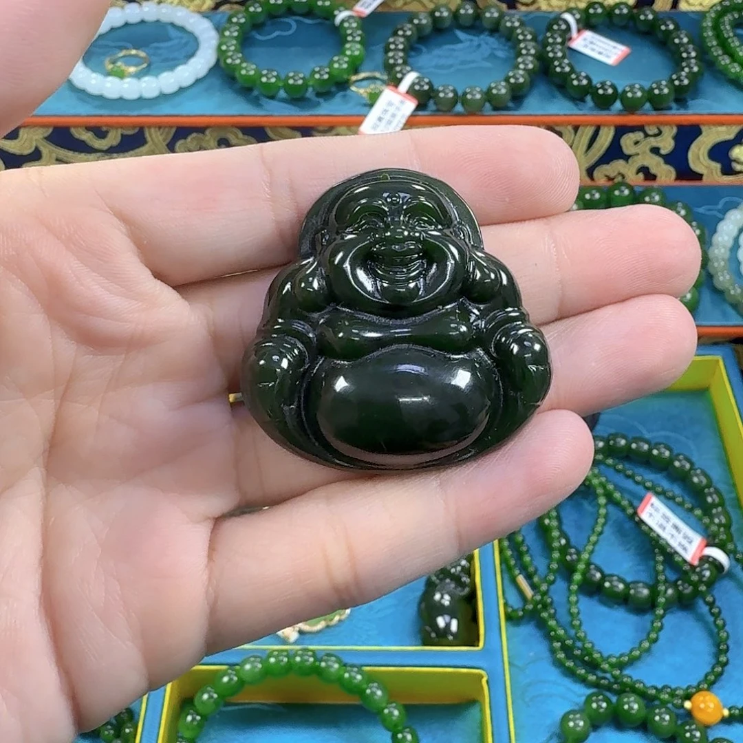 颈饰未镶嵌和田玉（碧玉）佛