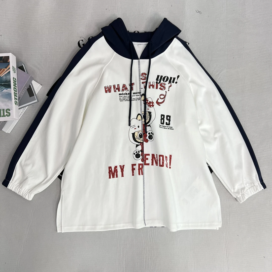 【妃儿红】秋季酷炫风黑白配色卡通连帽卫衣-2680