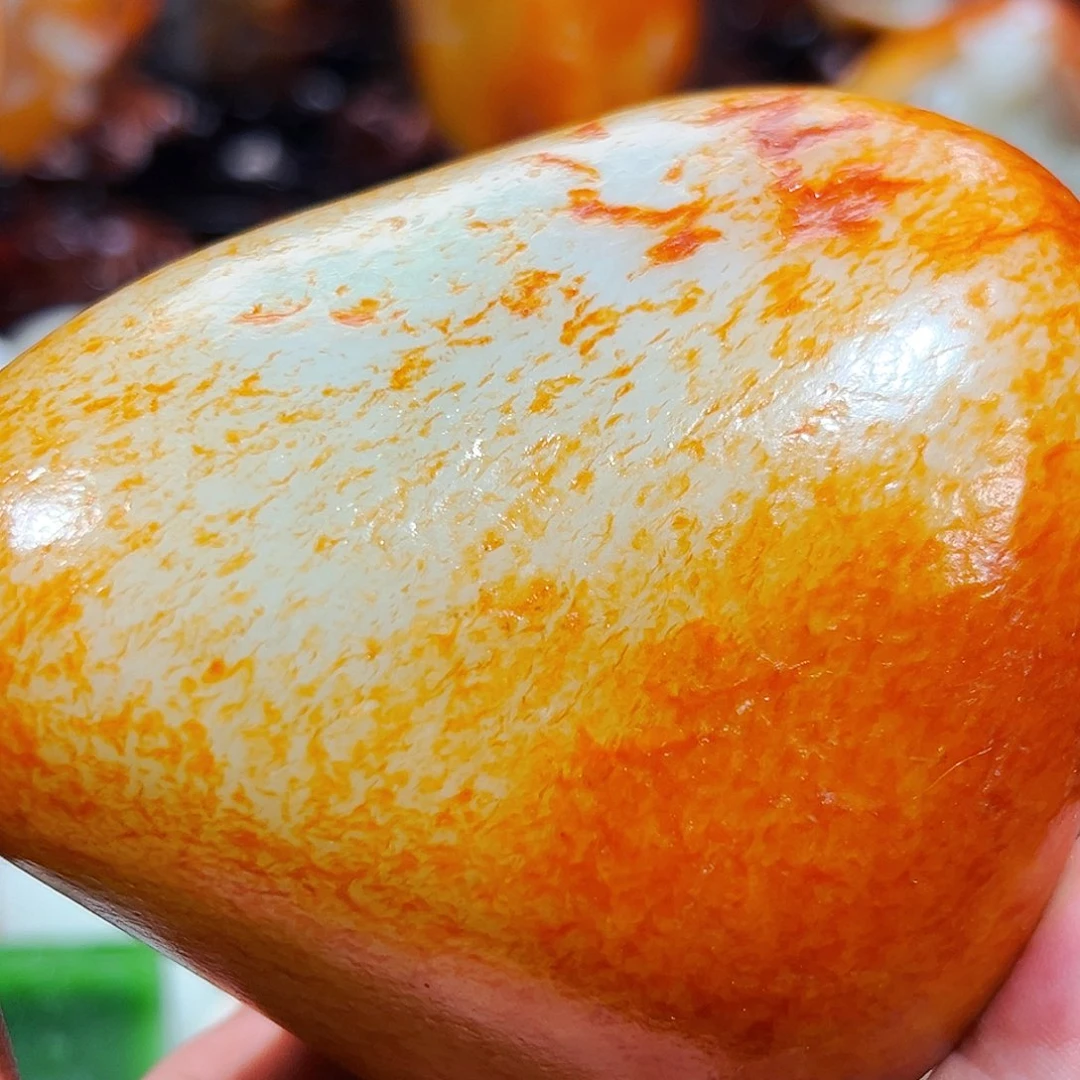 颈饰未镶嵌透闪石质玉