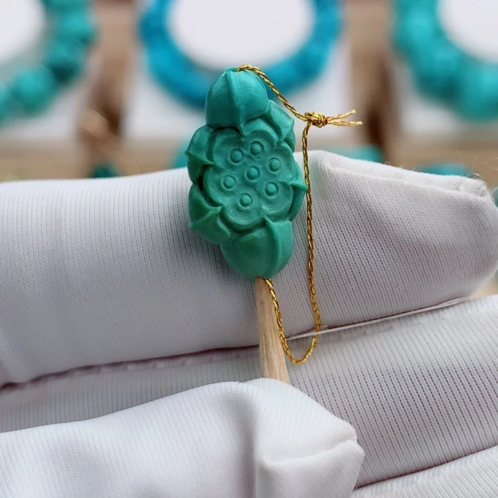 绿松石未镶嵌挂件