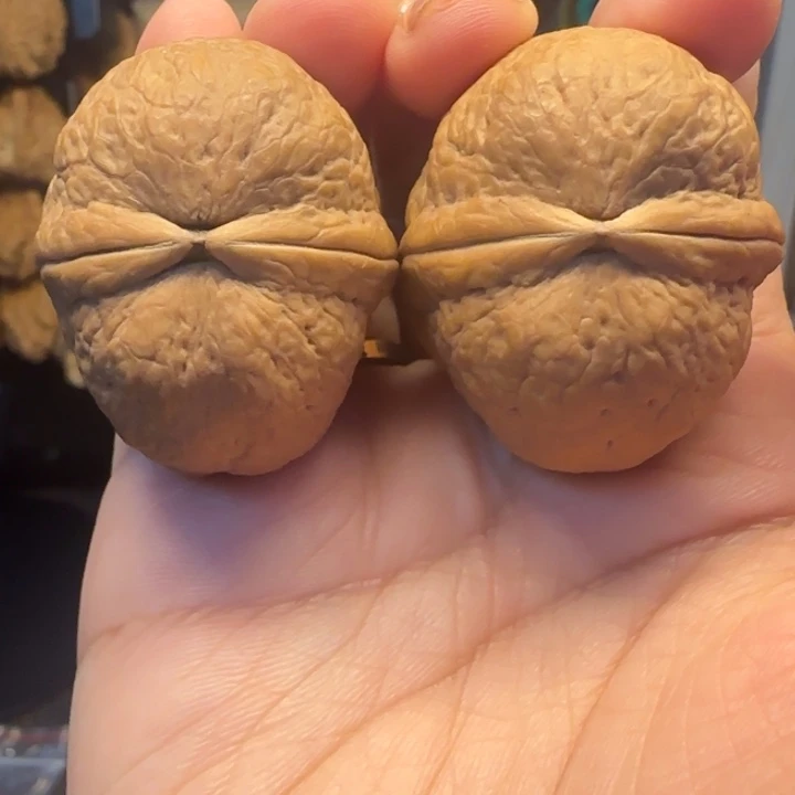 随***然文玩核桃吊坠血玉元宝40