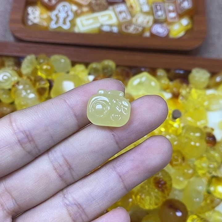 吊坠橄榄核照相机103