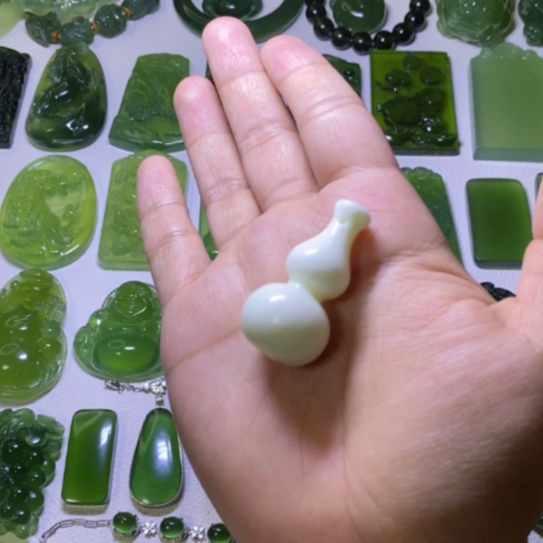 【闪购商品】未镶嵌蛇纹石玉颈饰