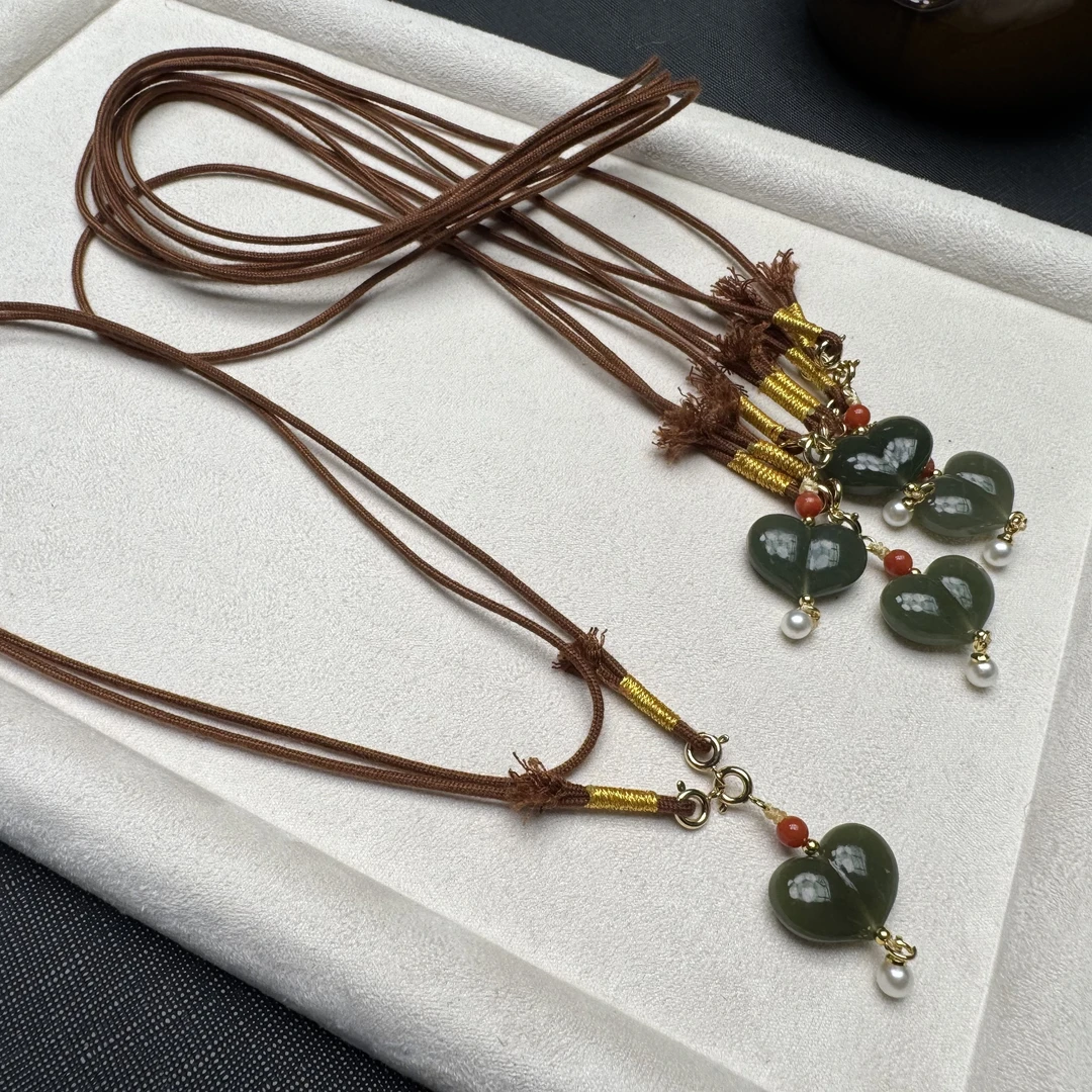 A320天然和田玉屁桃爱心万能扣款吊坠套绳简约轻奢款【多样性发一】