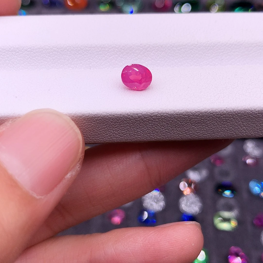 尖晶石裸石未镶嵌