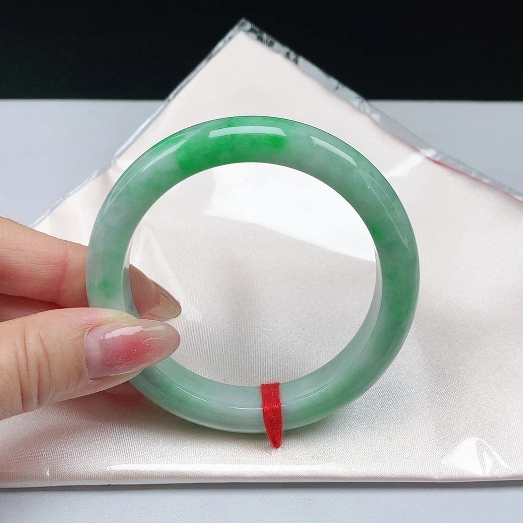 翡翠手镯未镶嵌翡翠285