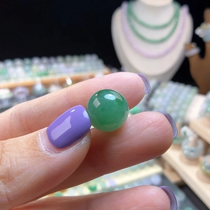 翡翠未镶嵌颈饰12.7飘绿