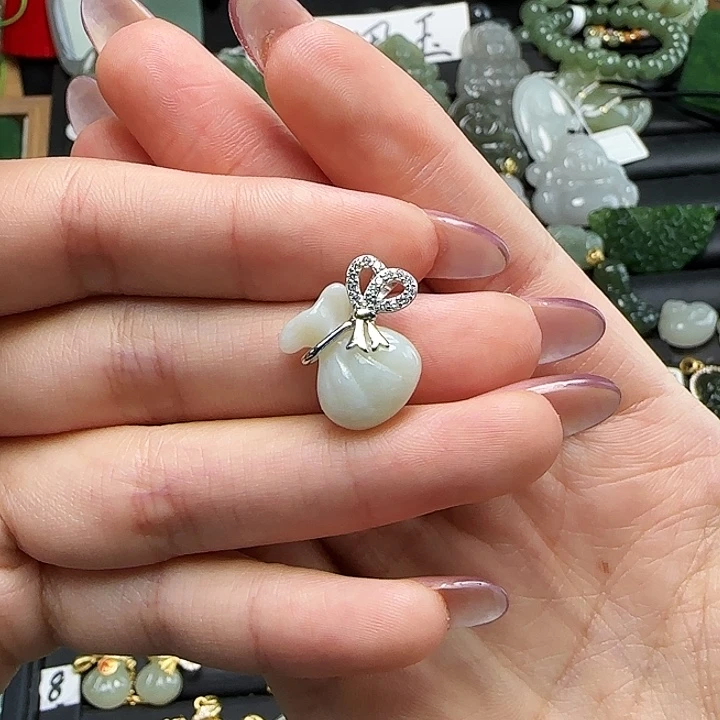 颈饰银S925镶嵌和田玉