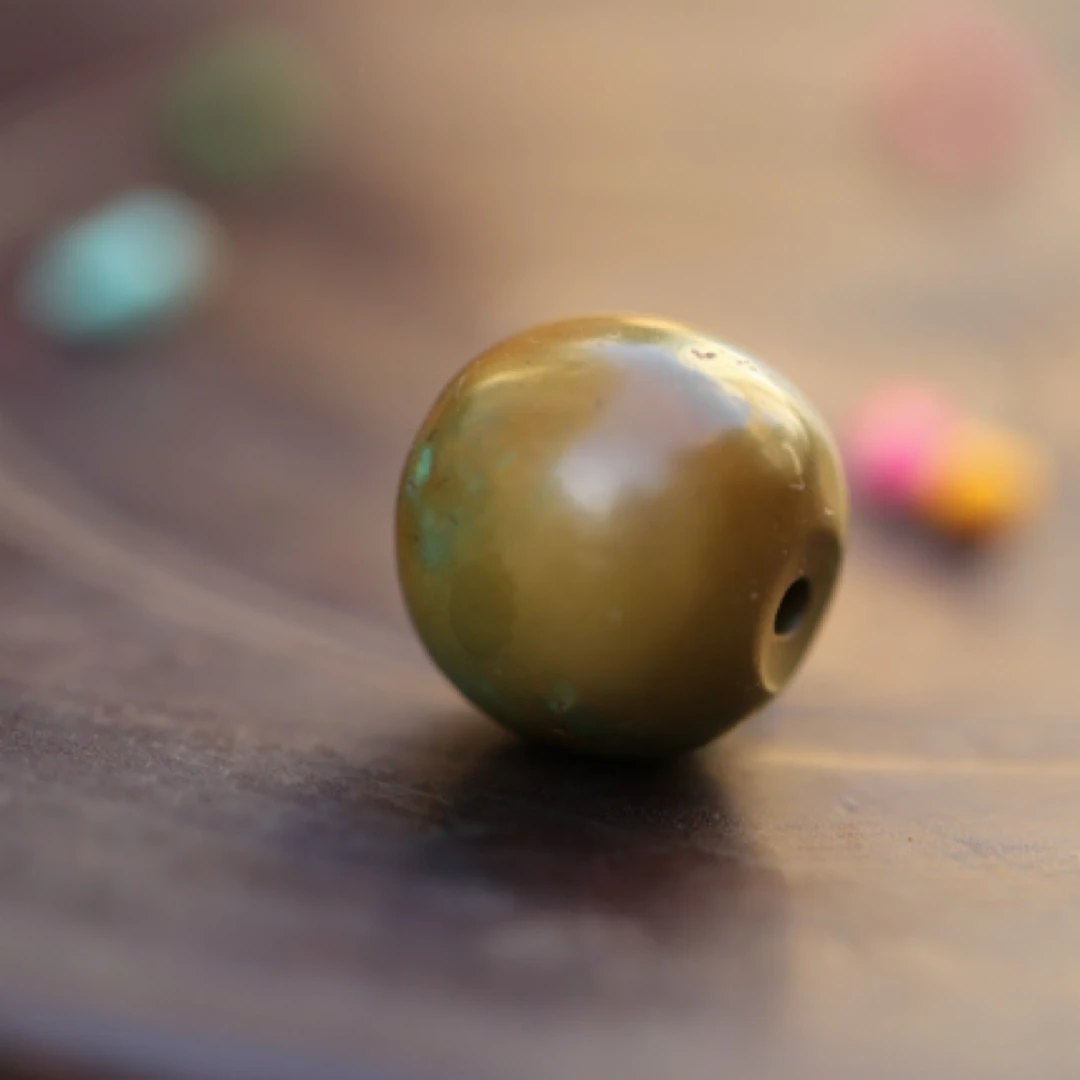 老绿松近苹果圆 老绿松中器型，可锁骨，可高端配串