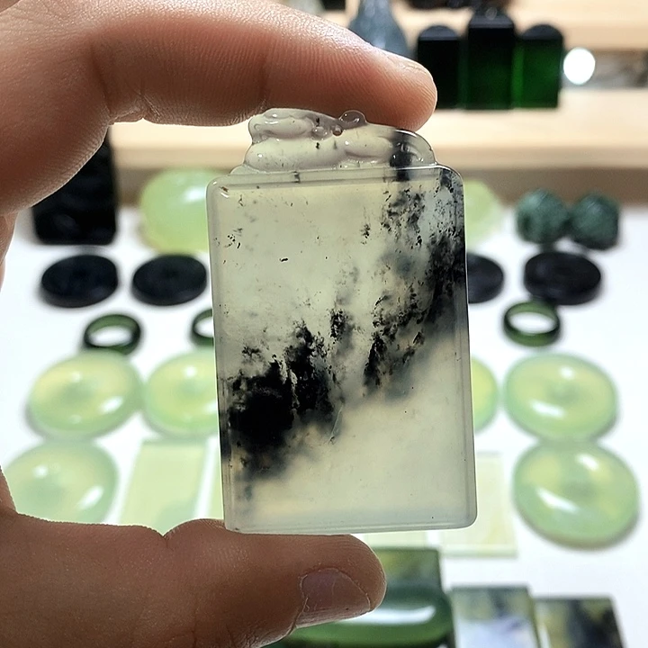 岫玉未镶嵌挂件岫玉