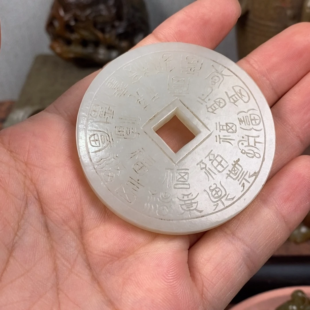 用***，非常精美得脖挂件