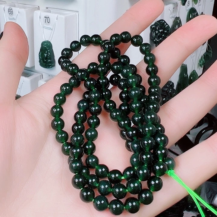 蛇纹石玉颈饰未镶嵌