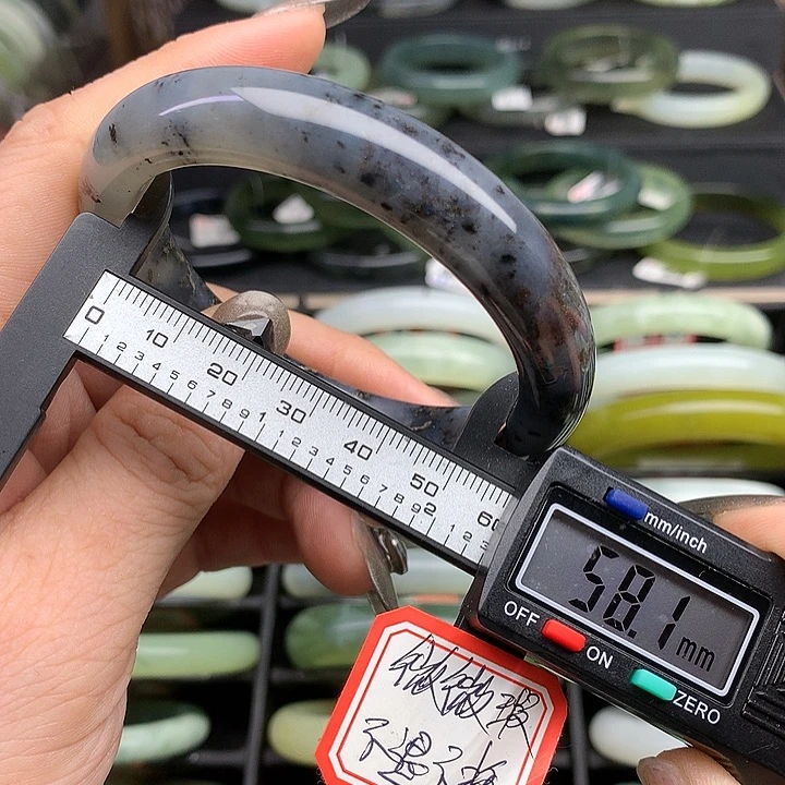 蛇纹石玉手镯未镶嵌567