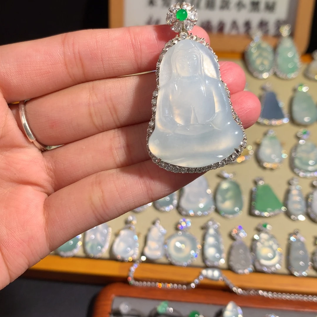 翡翠银S925镶嵌颈饰观音