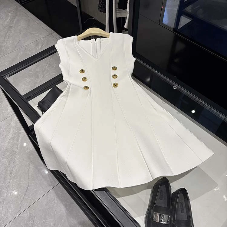 25年新款女装 时尚双排金扣V领休闲针织无袖背心连衣裙