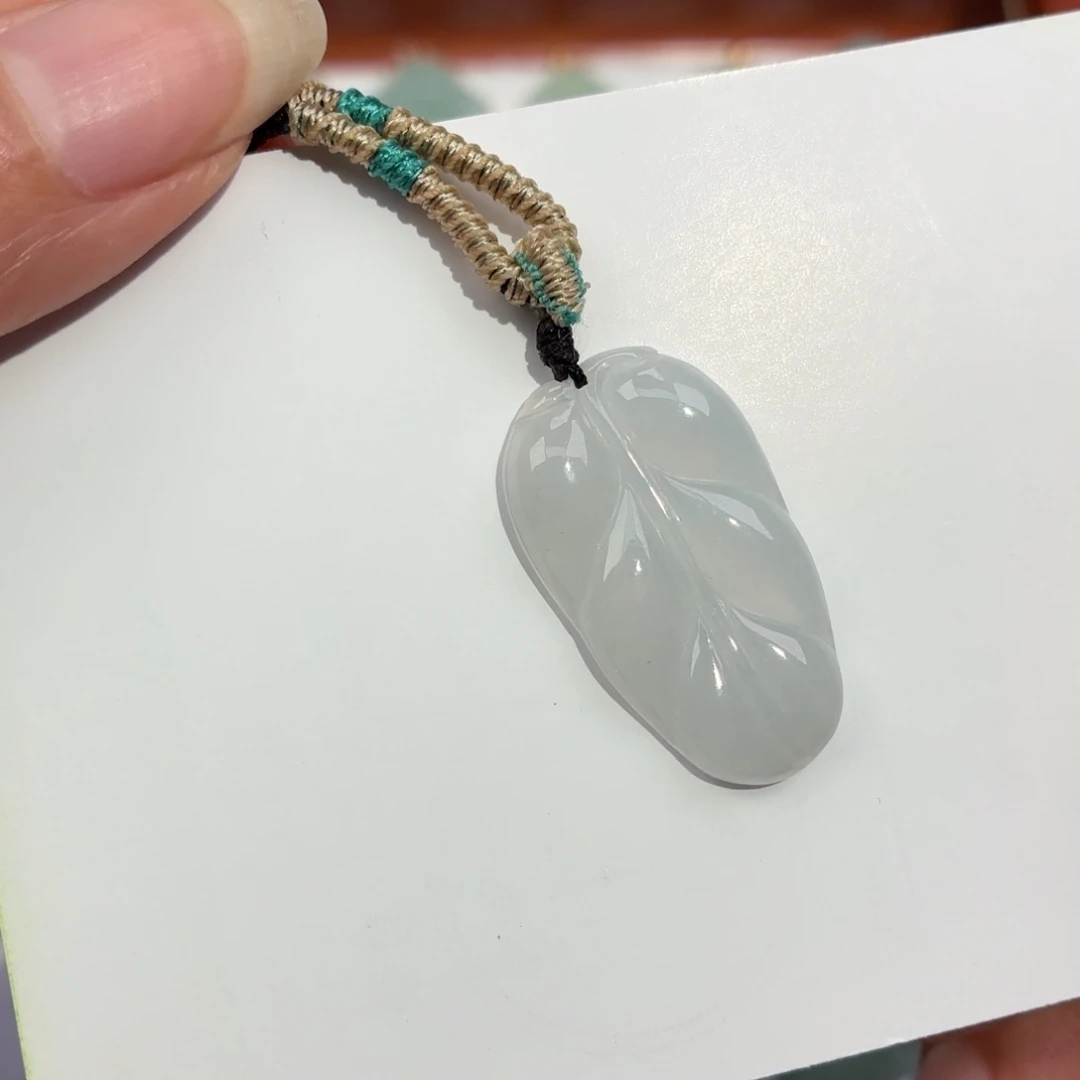 颈饰未镶嵌翡翠叶子吊坠