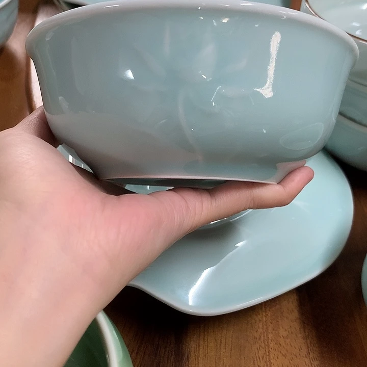 青瓷15口径粉青荷鱼面碗1个