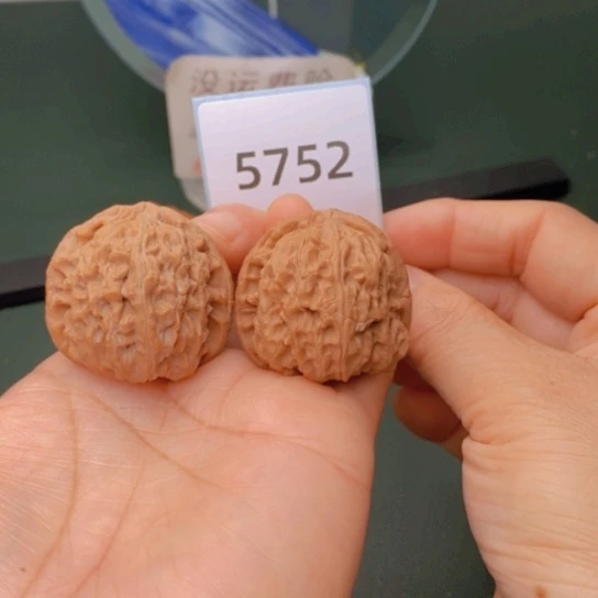 把件文玩核桃37闷白5752
