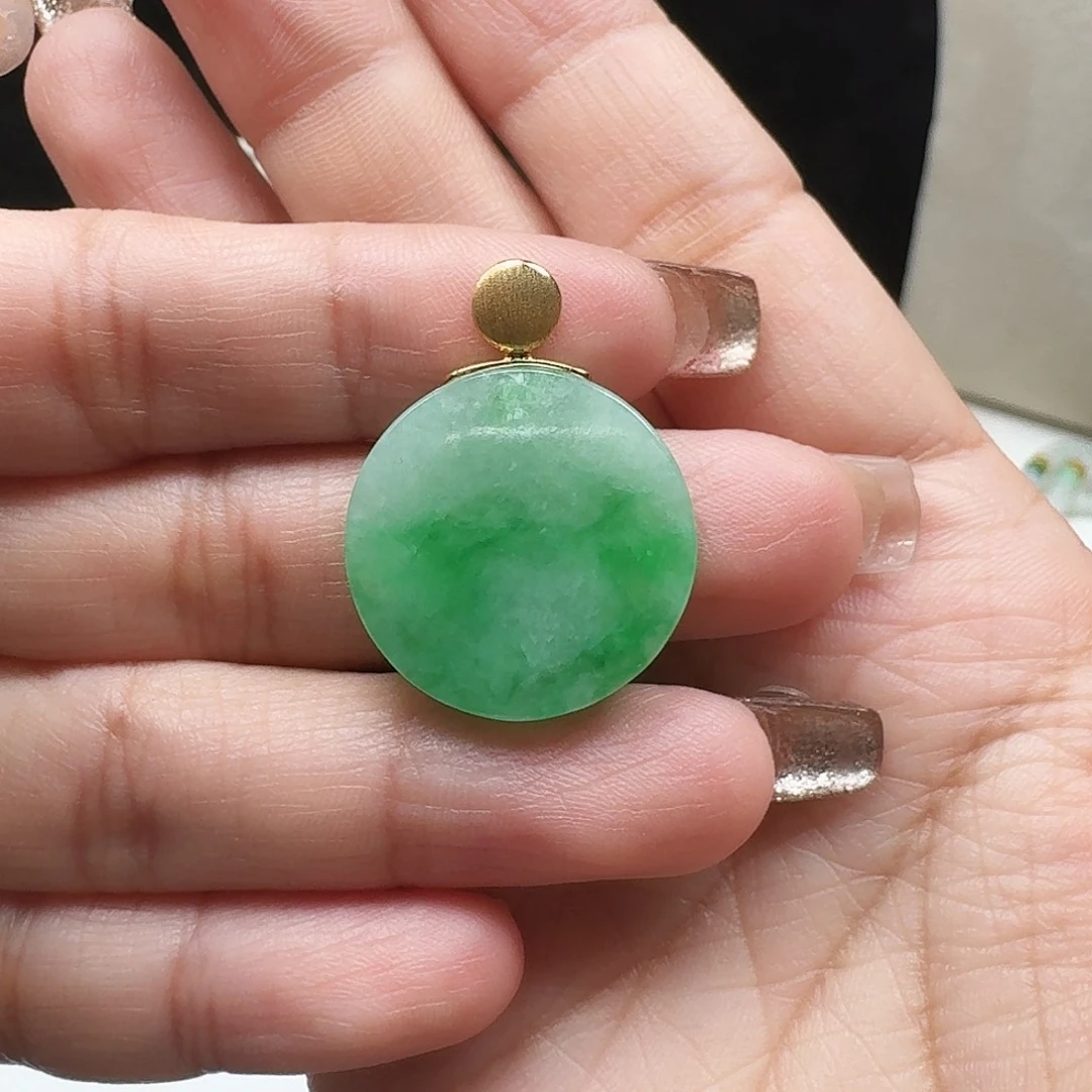 翡翠9K金镶嵌颈饰