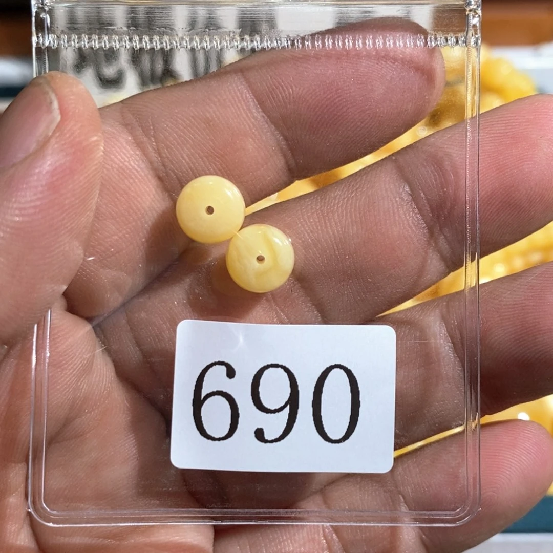 未镶嵌琥珀珠宝奇石690