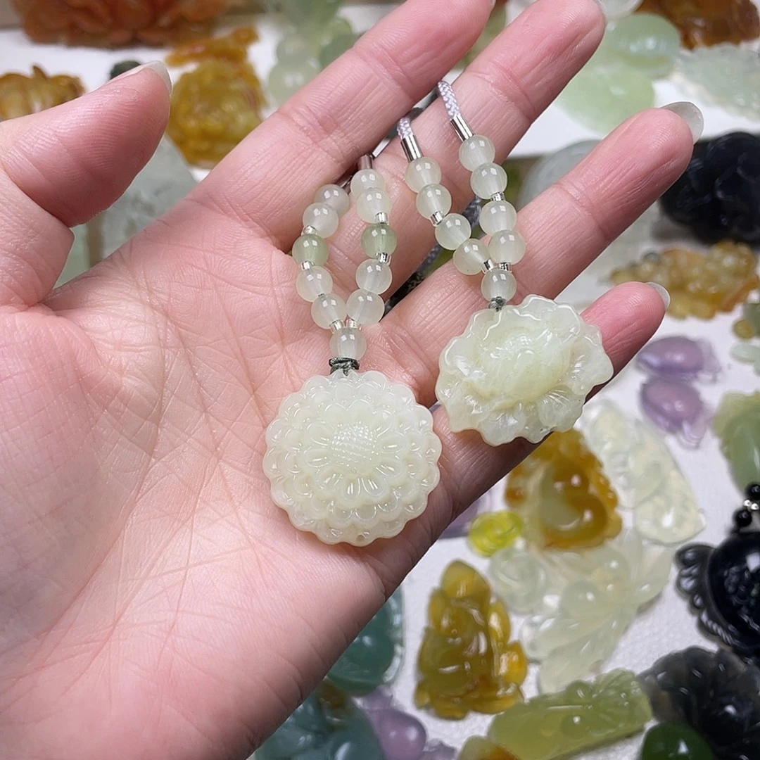 蛇纹石玉未镶嵌颈饰