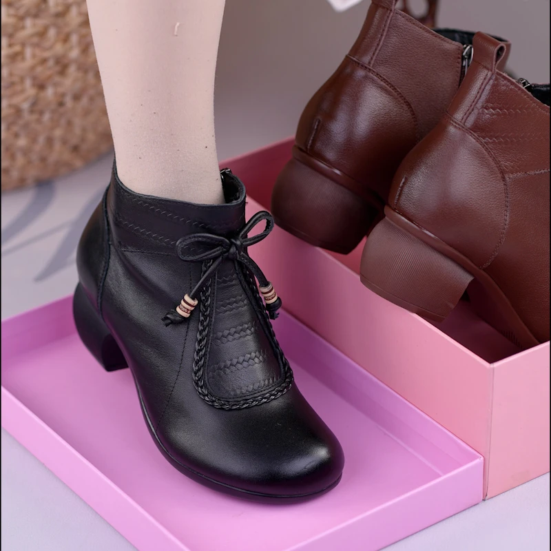 秋冬新款低跟短靴女真皮圆头软底舒适百搭气质粗跟单靴马丁靴加绒