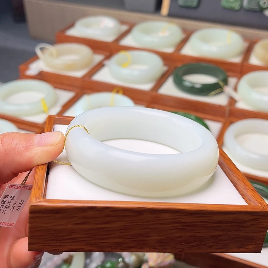 和田玉未镶嵌手镯55.3