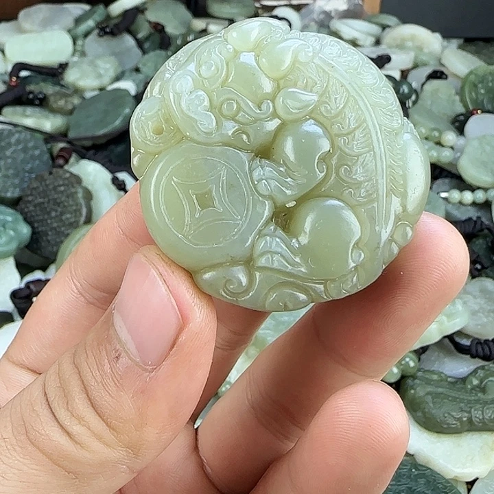 和田玉未镶嵌颈饰