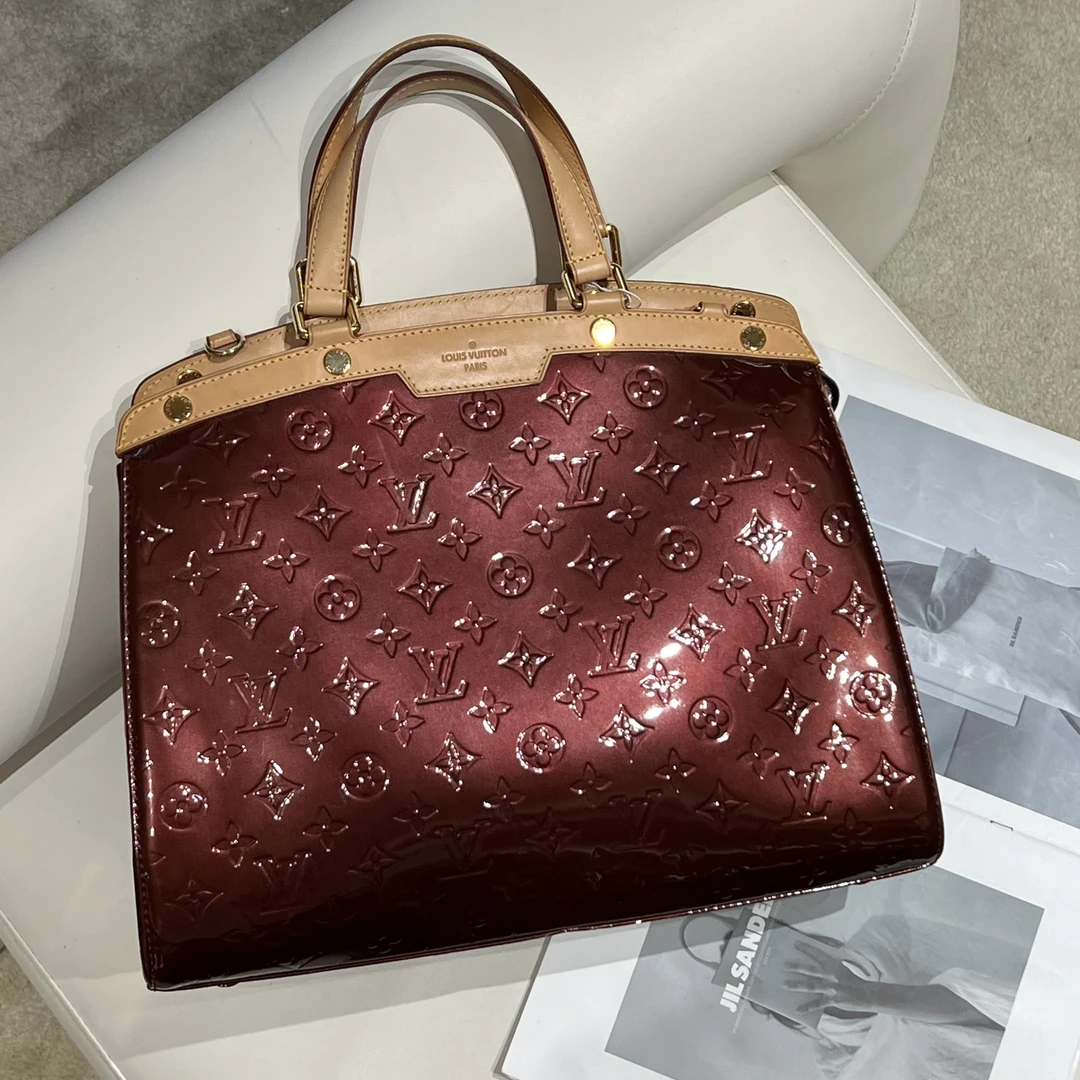 95新 LouisVuitton/路易威登 车厘子色 金扣漆皮包/5698