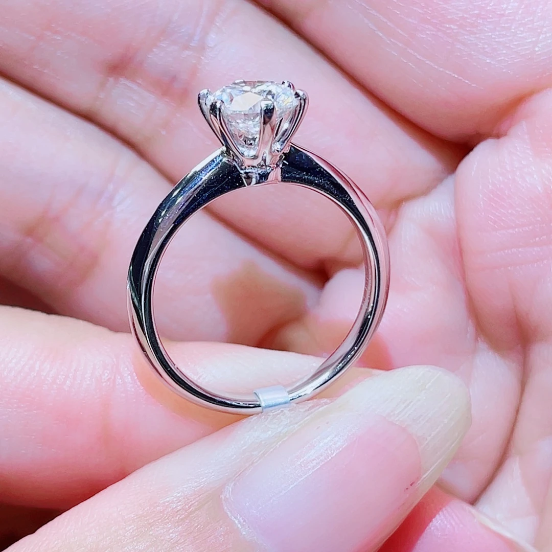 18K金镶嵌实验室培育钻石1克拉重金T六爪戒指