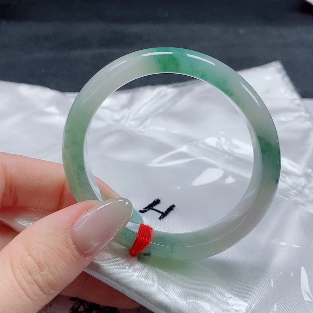【闪购商品】未镶嵌手镯（贵妃镯）翡翠493号