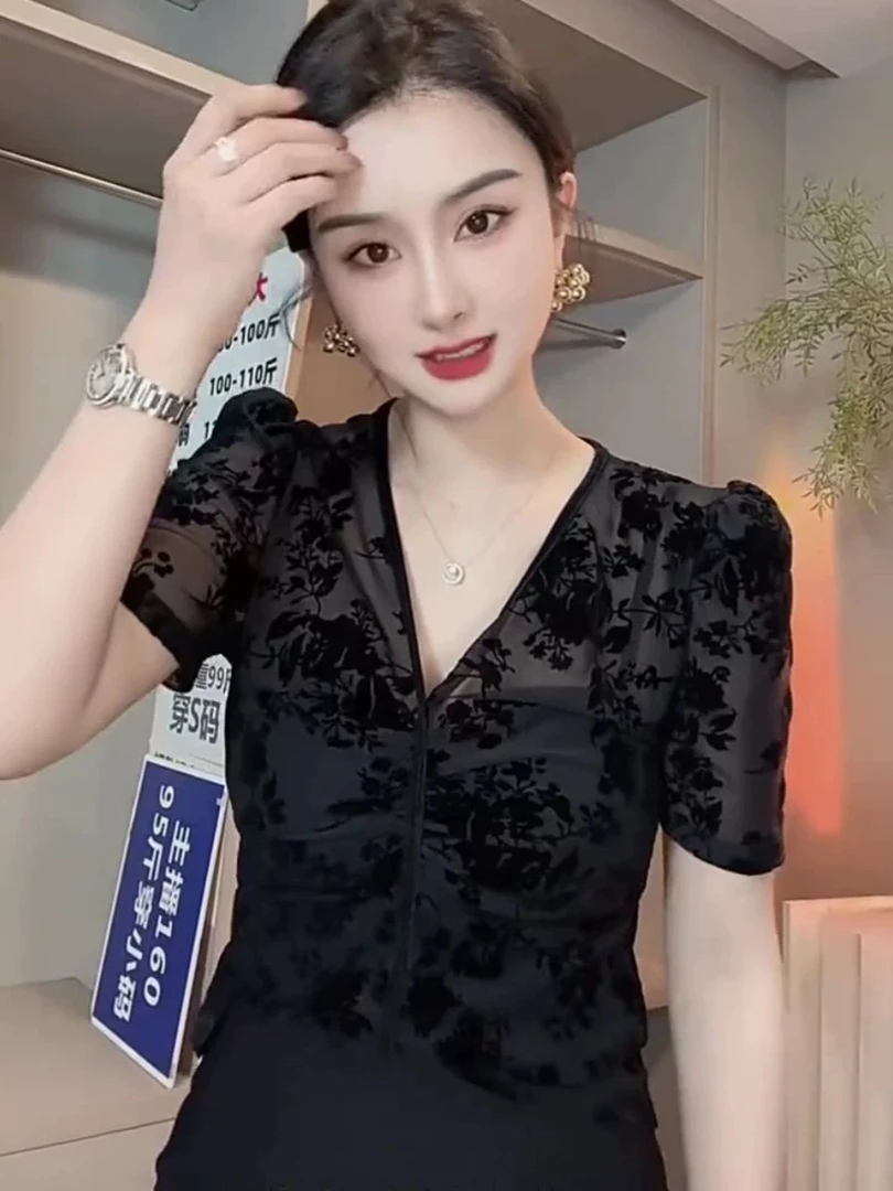 夏装新款，丝绒印花高级小衫，上身效果显瘦，显气质高雅