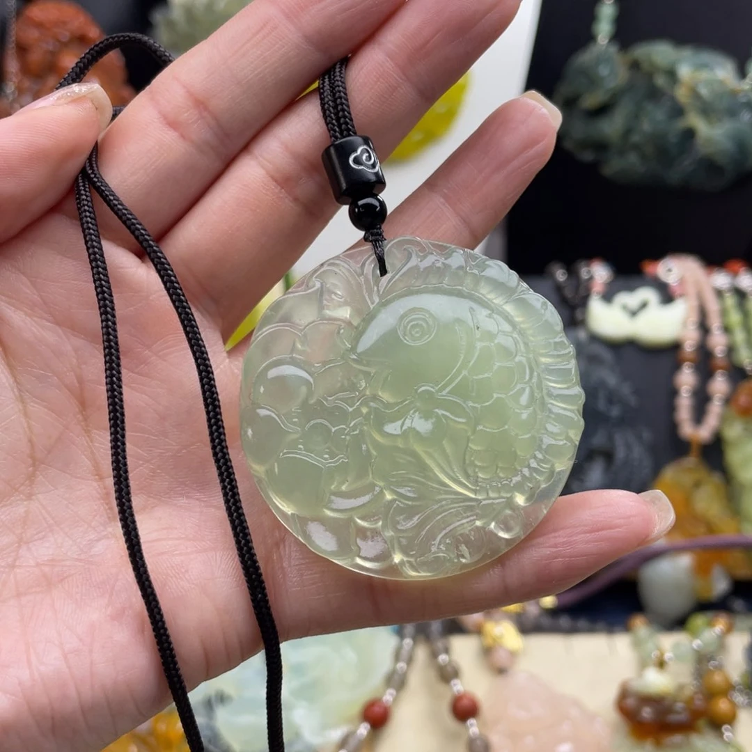 蛇纹石玉未镶嵌颈饰