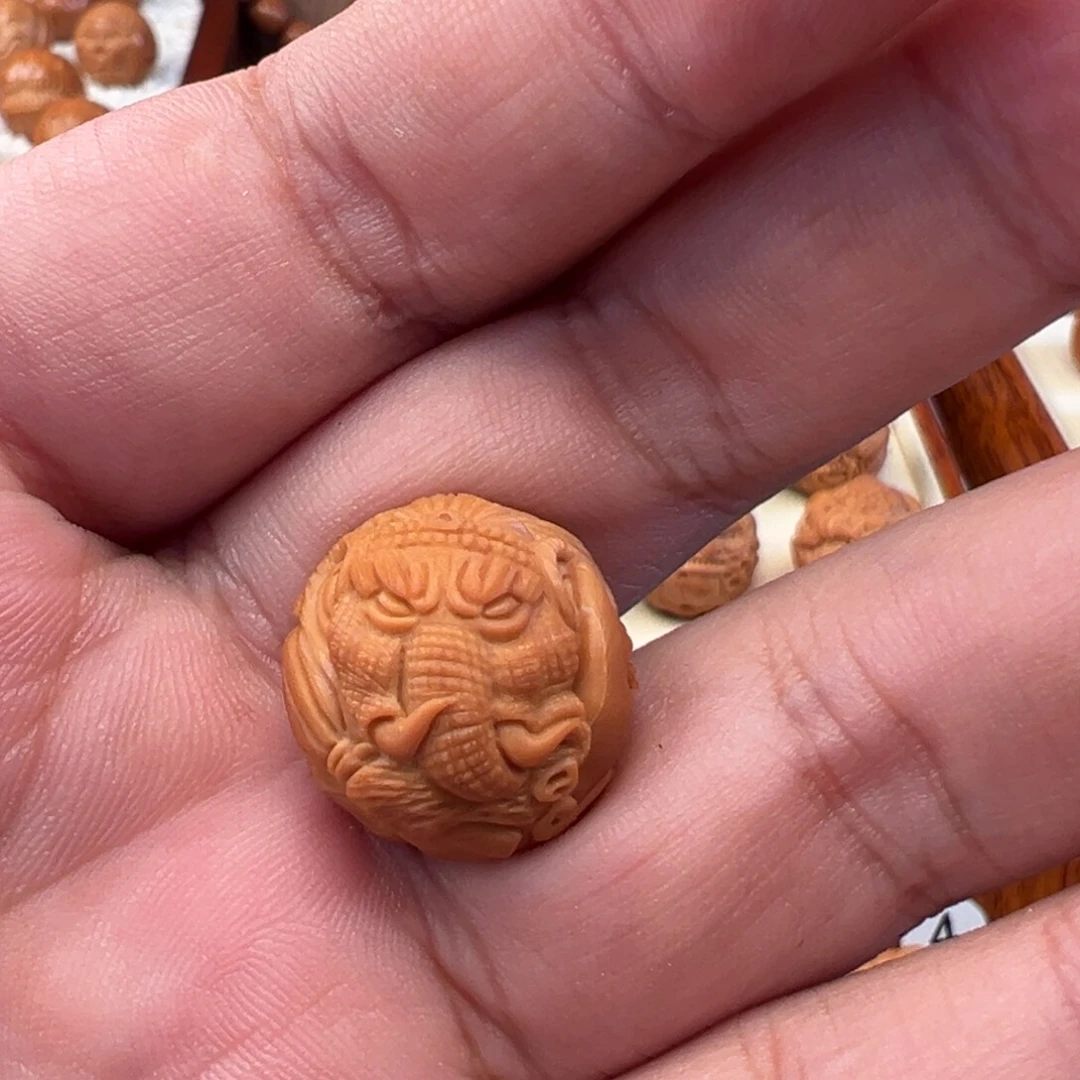 北***产核桃吊坠狮驼岭18