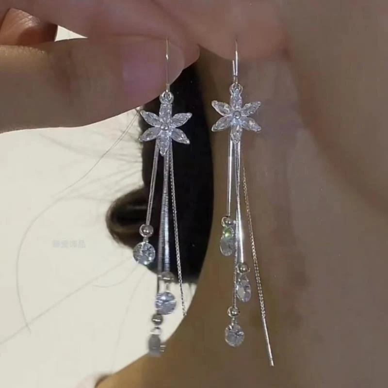 铁合金硅胶耳饰 s925纯银针长款超闪小花高级感流苏耳线女新款轻