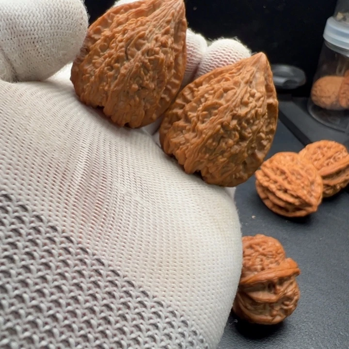 把件文玩核桃33.5小塔尖有点黄