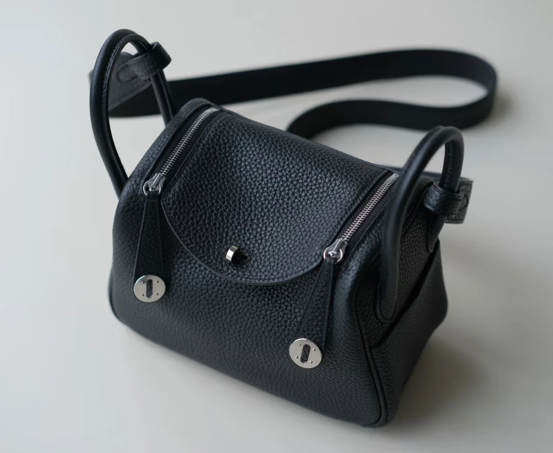 黑色轻奢斜挂包时尚休闲真皮复古简约经典单肩肩包