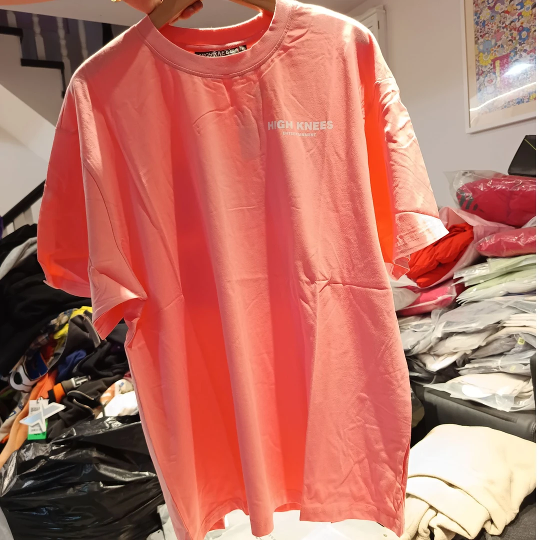 n058 粉色 高抬腿 前小后大字母印花短袖T恤