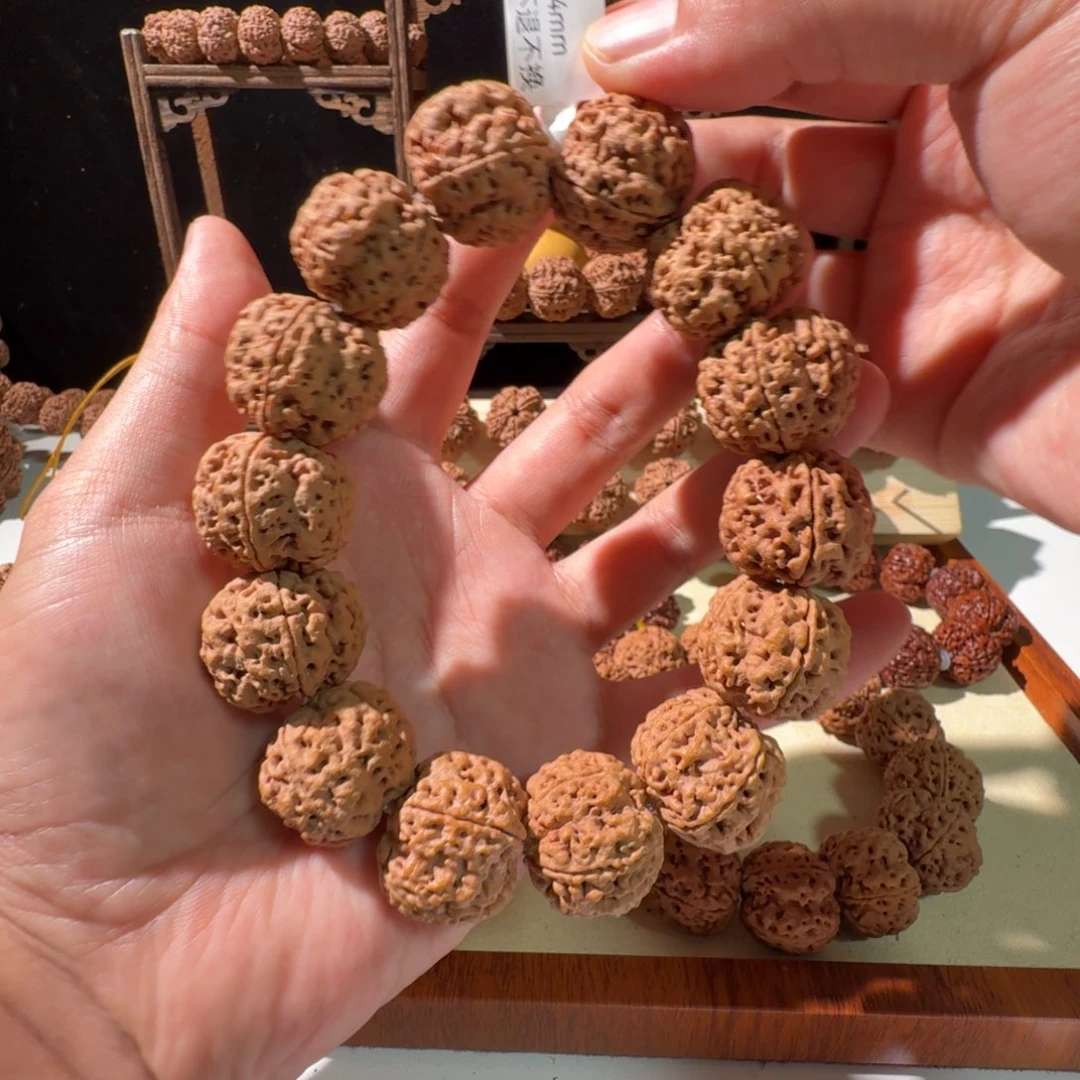 航***料金刚菩提手串24尺寸蜂王头货