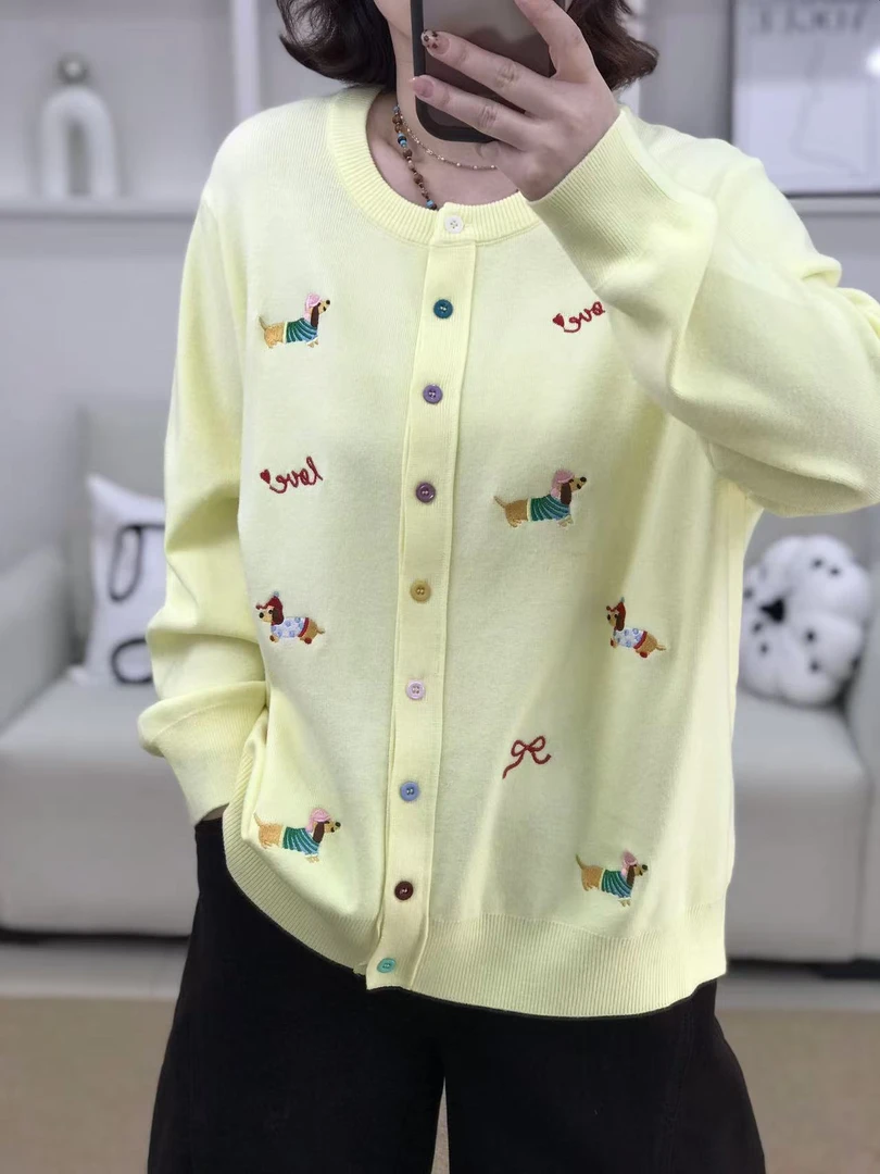 {莹莹推荐}25949秋季大码女装彩扣刺绣腊肠狗毛衫